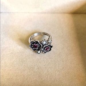 Vintage Avon Rhinestone and Pearl Flower Ring‎
